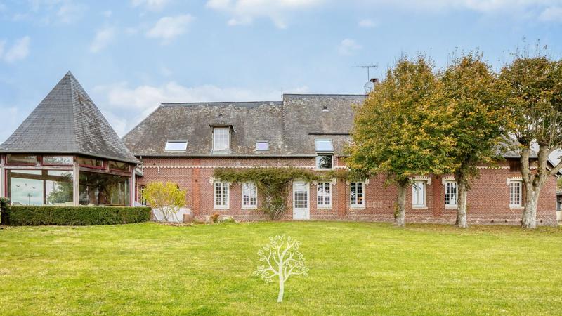 Propriété - 390 m² - 7 pièces