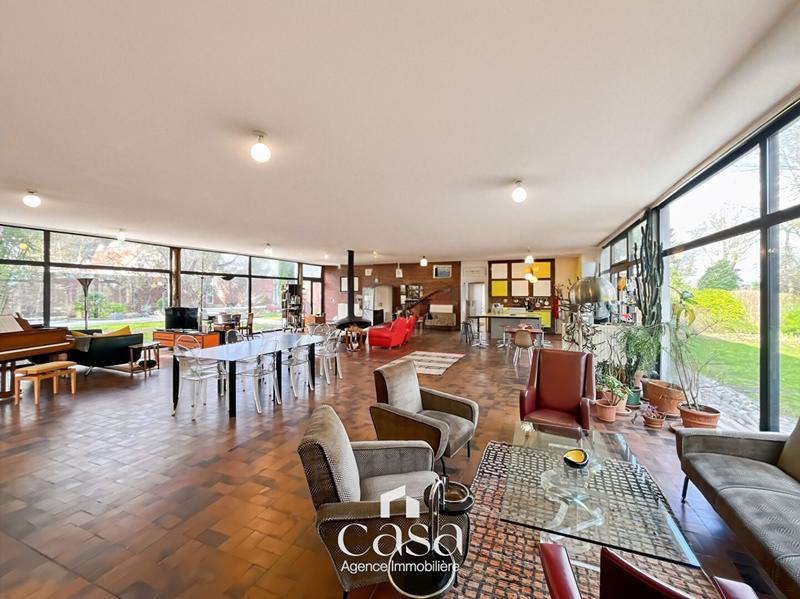 Maison - 408 m² - 9 pièces