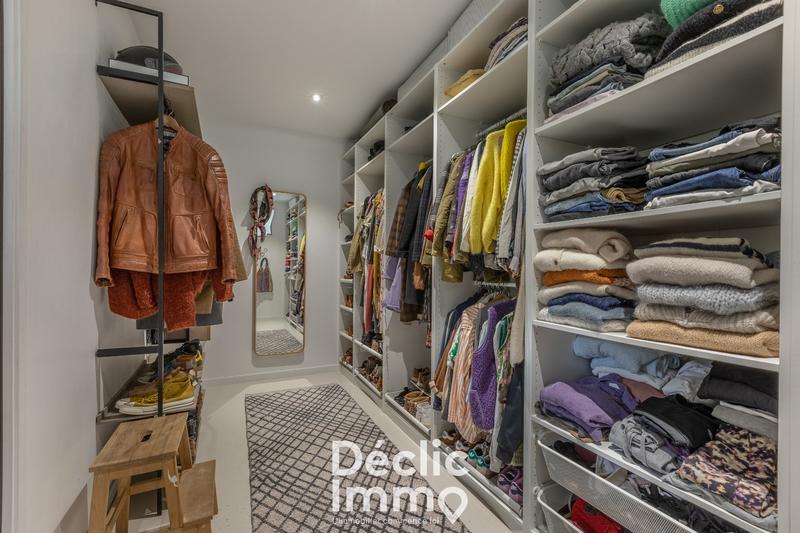 Maison - 200 m² - 7 pièces