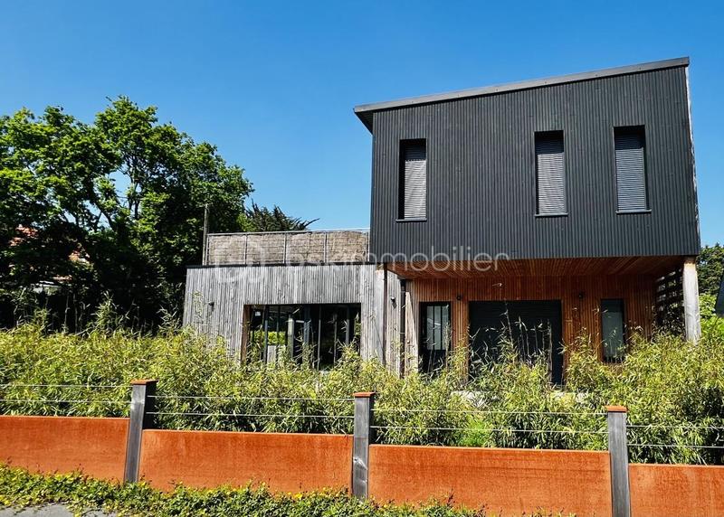 Maison - 136 m² - 6 pièces