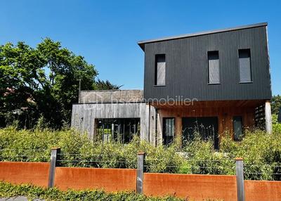 Maison - 136 m² - 6 pièces