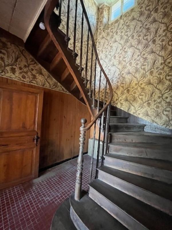 Maison - 216 m² - 8 pièces