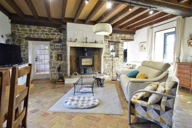 Maison - 300 m² - 11 pièces