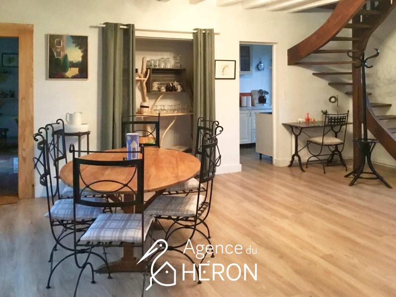 Maison - 304 m² - 10 pièces