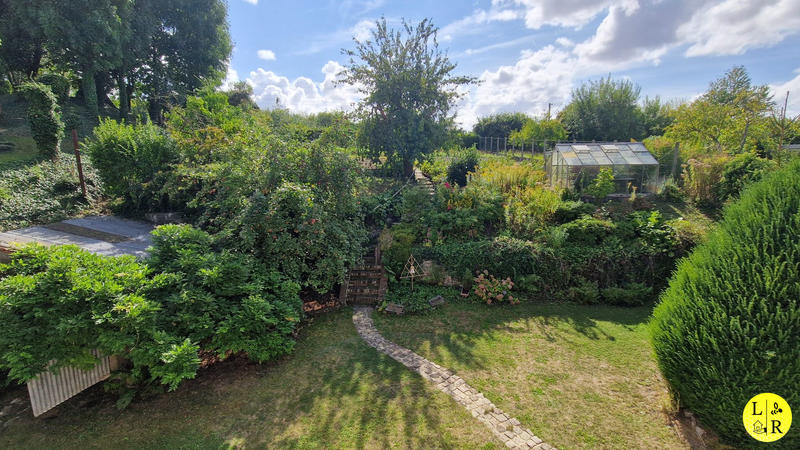 Maison - 241 m² - 8 pièces