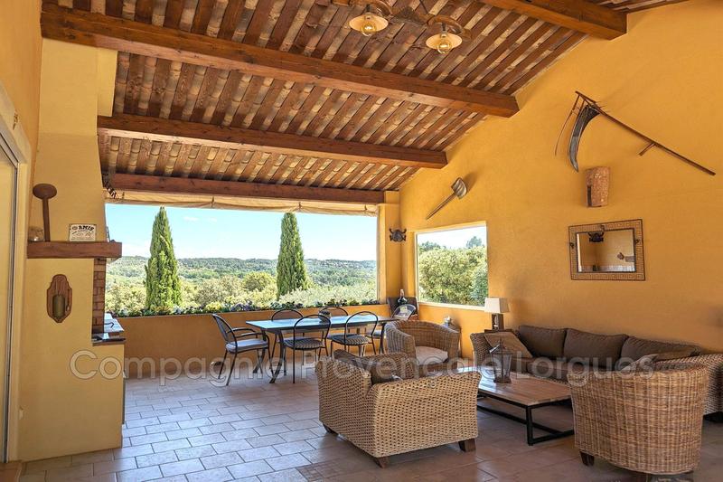 Propriété - 198 m² - 6 pièces