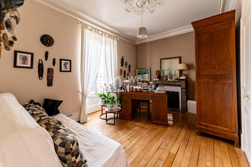 Maison - 195 m² - 9 pièces