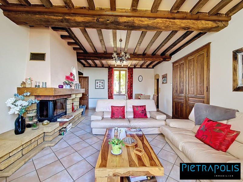 Maison - 204 m² - 6 pièces