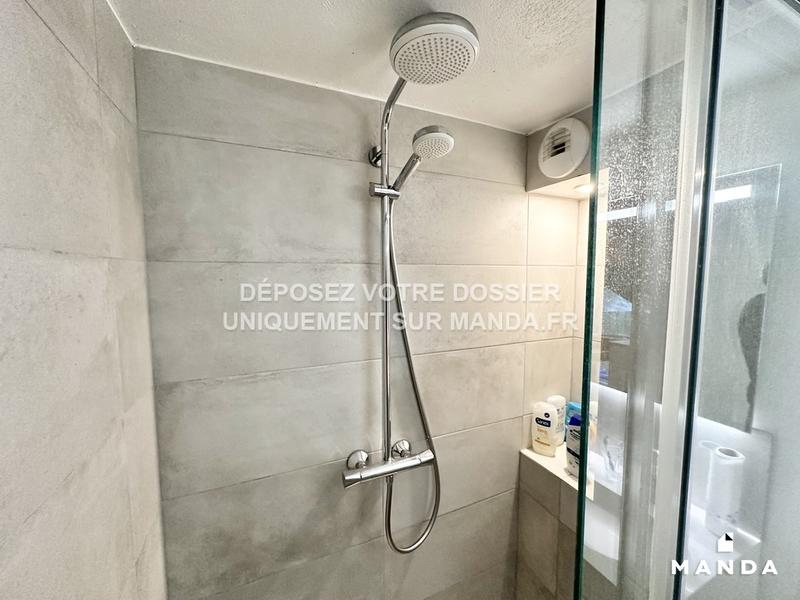 Chambre - 12 m² - 10 pièces