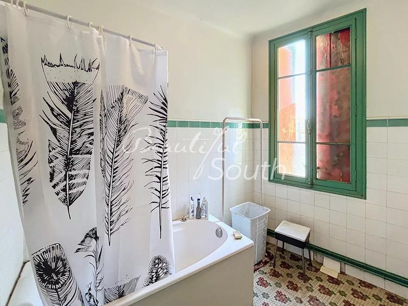 Propriété - 359 m² - 17 pièces