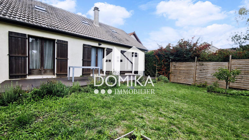 Maison traditionnelle - 93 m² - 4 pièces