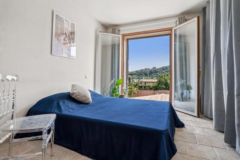 Villa - 300 m² - 4 pièces