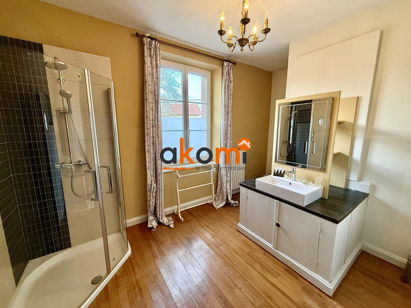 Maison - 430 m² - 8 pièces