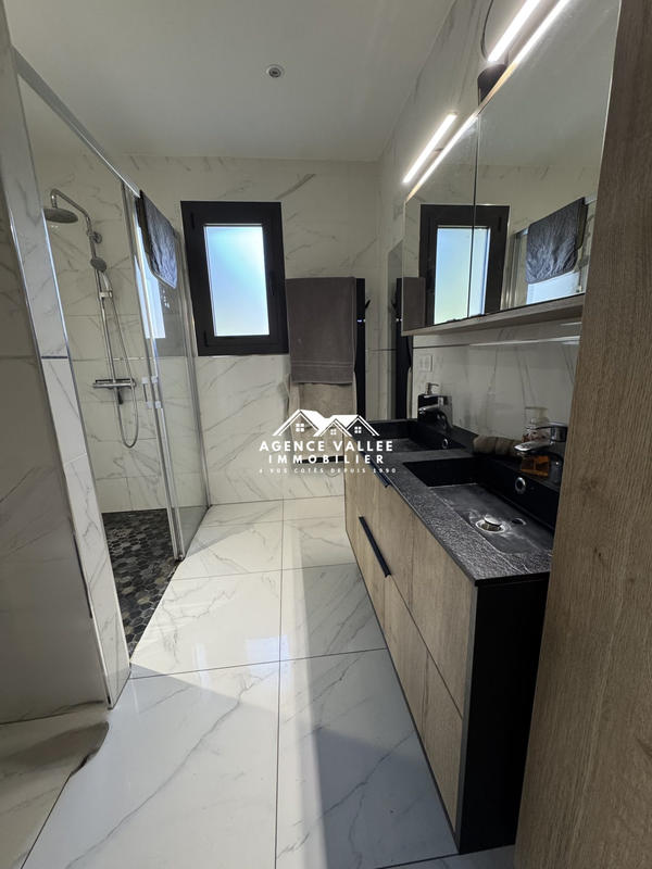 Maison traditionnelle - 160 m² - 7 pièces