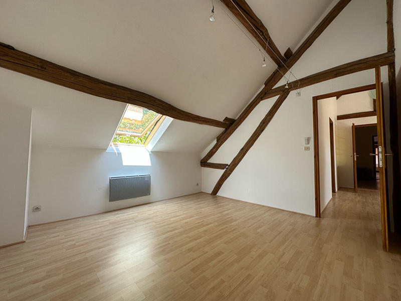 Corps de ferme - 243 m² - 9 pièces