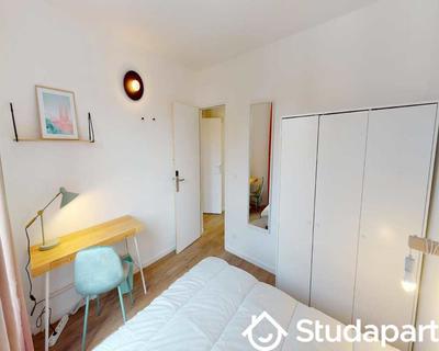 Chambre - 95 m² - 1 pièce