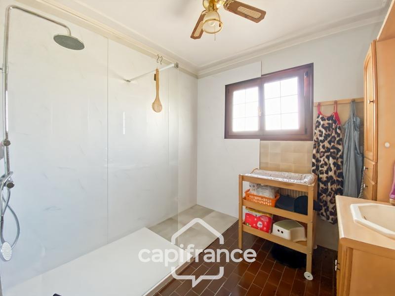 Maison - 186 m² - 9 pièces