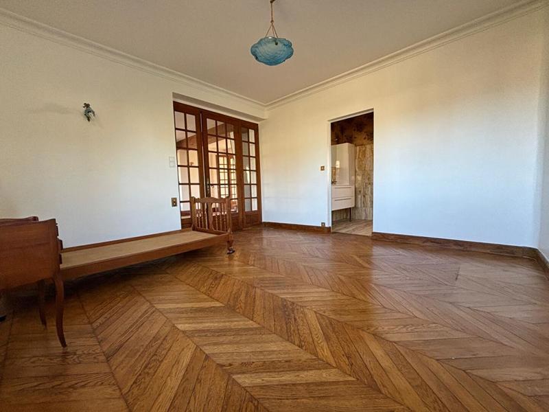 Maison - 164 m² - 8 pièces