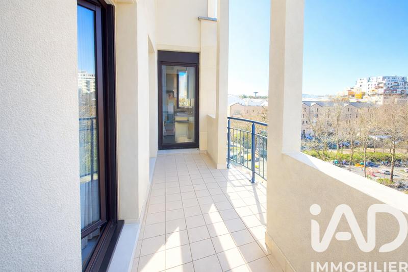 Appartement - 97 m² - 6 pièces