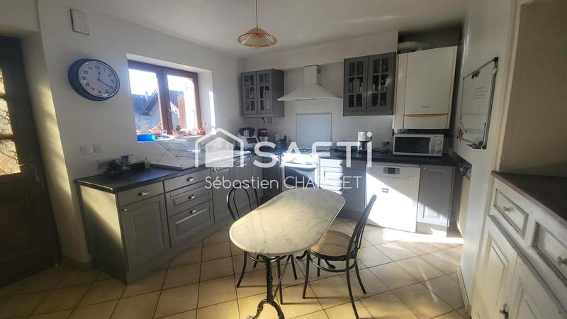 Maison - 200 m² - 7 pièces