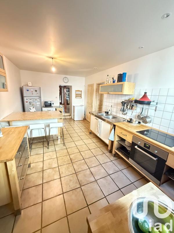 Maison - 227 m² - 8 pièces