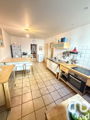 Maison - 227 m² - 8 pièces