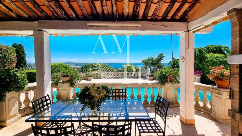 Villa - 350 m² - 10 pièces