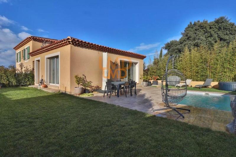 Maison - 110 m² - 4 pièces