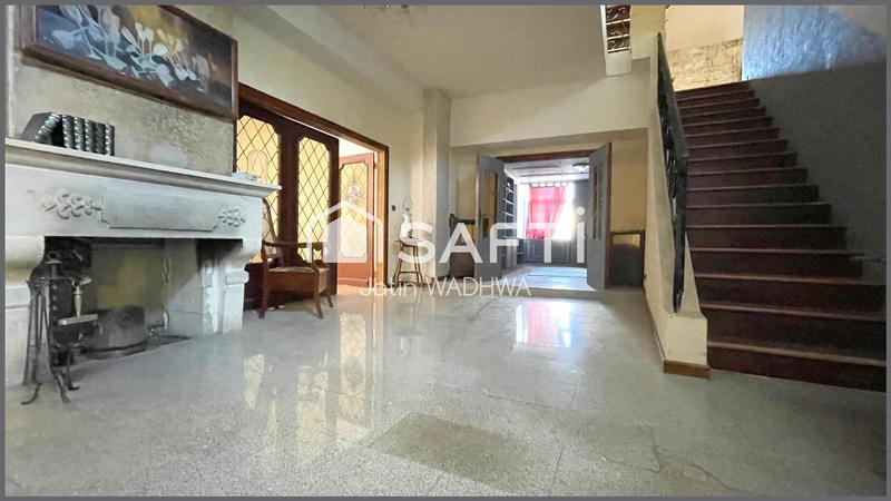 Maison - 311 m² - 13 pièces