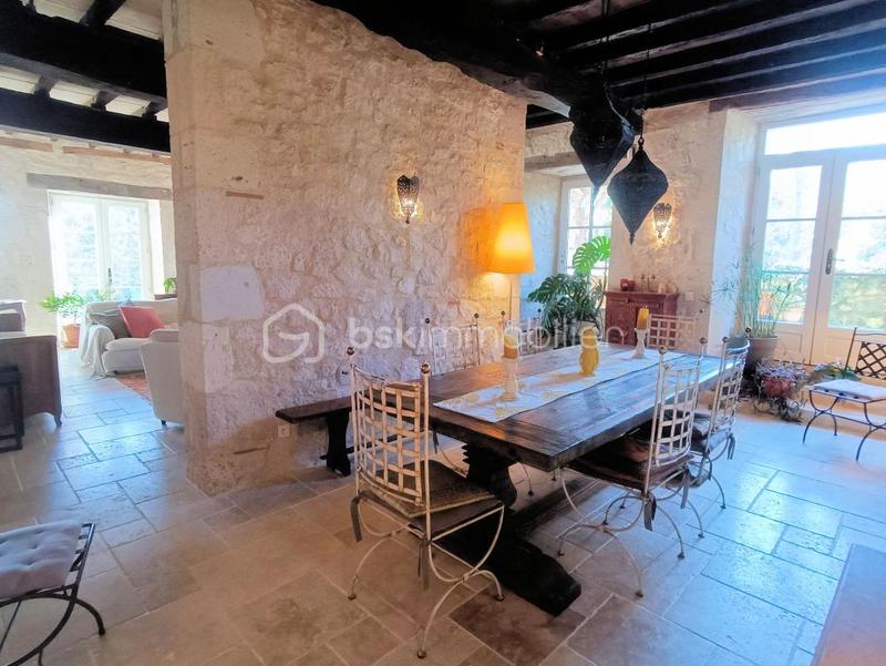 Demeure - 321 m² - 10 pièces