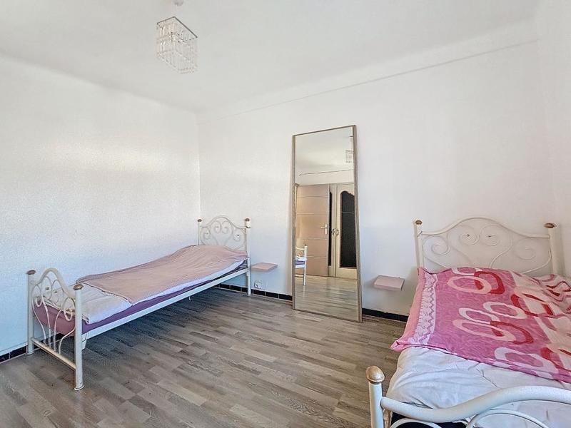 Appartement - 99 m² - 4 pièces