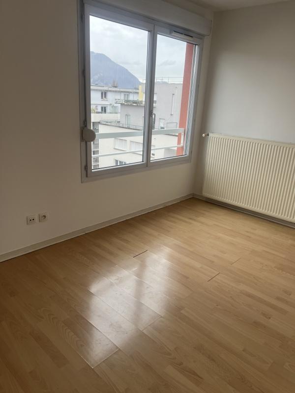 Appartement - 79 m² - 4 pièces