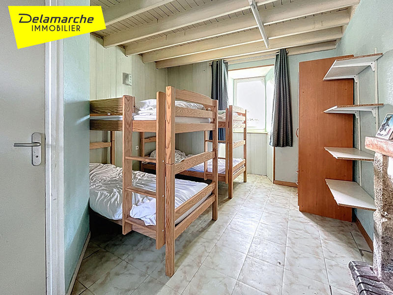 Maison - 240 m² - 11 pièces