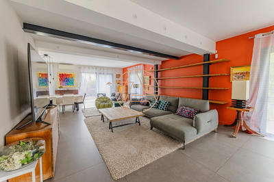 Maison - 331 m² - 9 pièces