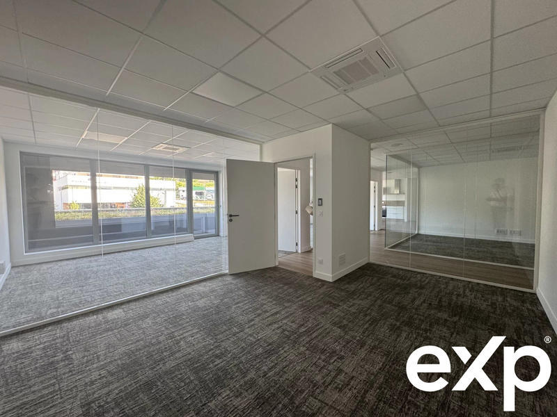 Bureau - 215 m²