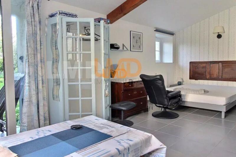 Maison - 232 m² - 8 pièces