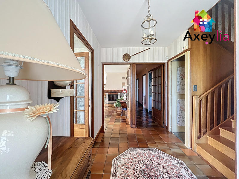 Maison - 172 m² - 9 pièces