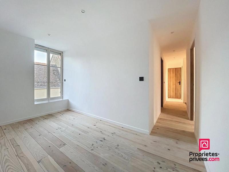 Maison - 220 m² - 8 pièces