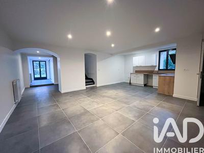 Maison - 202 m² - 6 pièces