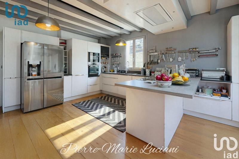 Maison - 185 m² - 6 pièces