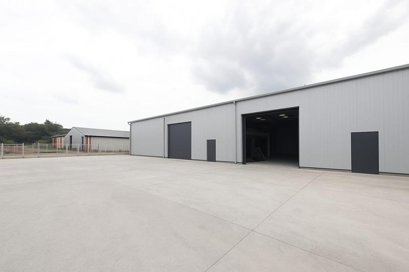 Local d'activités - 695 m²