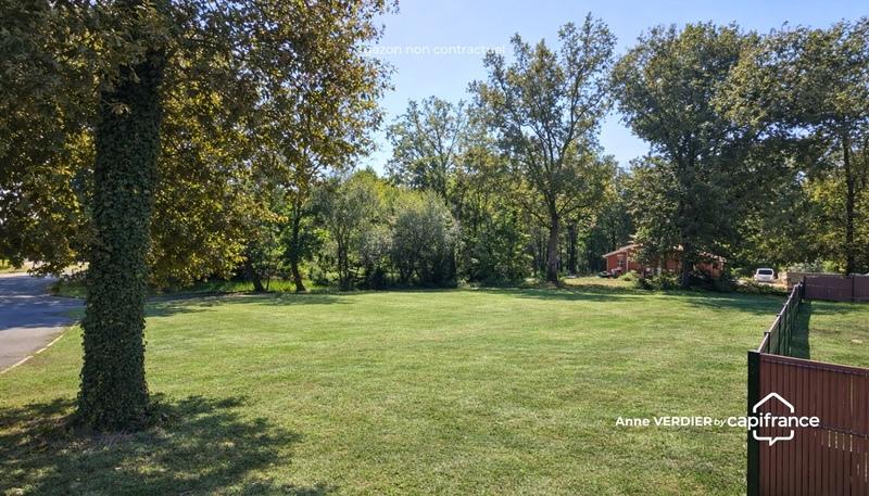 Terrain constructible - 1 187 m²