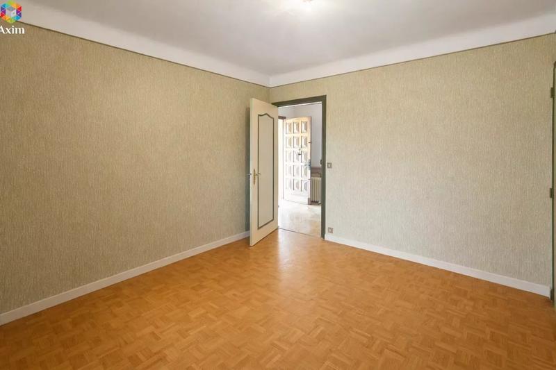 Villa - 218 m² - 8 pièces