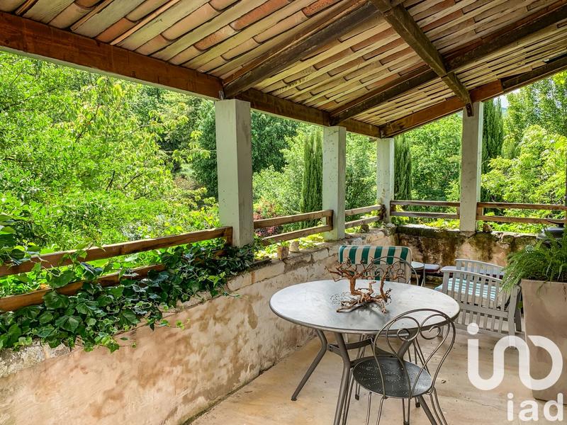 Maison - 202 m² - 6 pièces