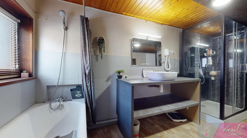 Maison - 287 m² - 10 pièces