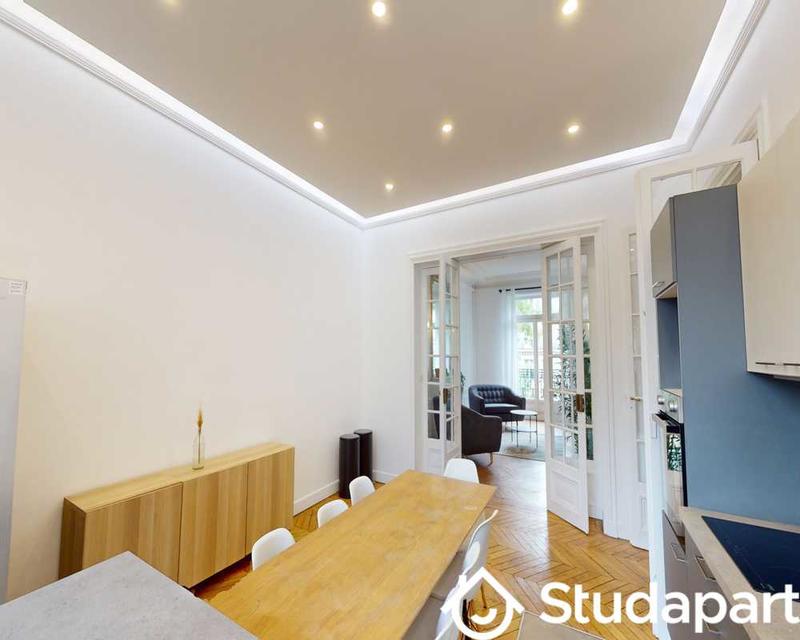 Chambre - 77 m² - 1 pièce