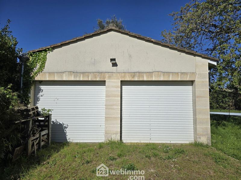 Maison - 331 m² - 10 pièces