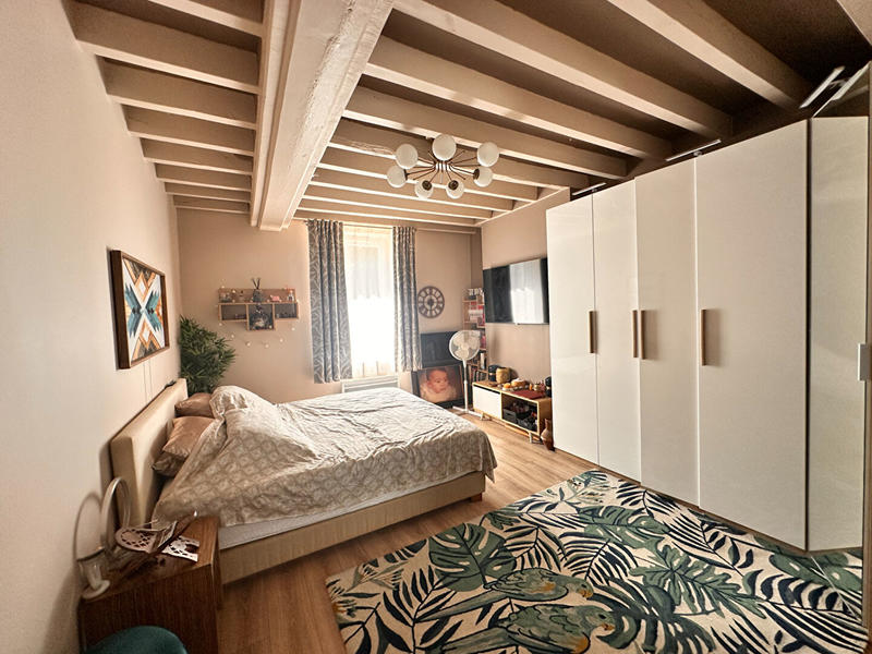 Maison - 220 m² - 6 pièces