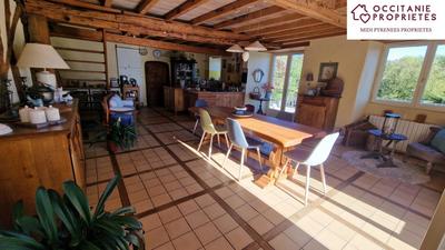 Demeure - 320 m² - 10 pièces