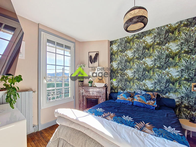 Maison - 98 m² - 5 pièces